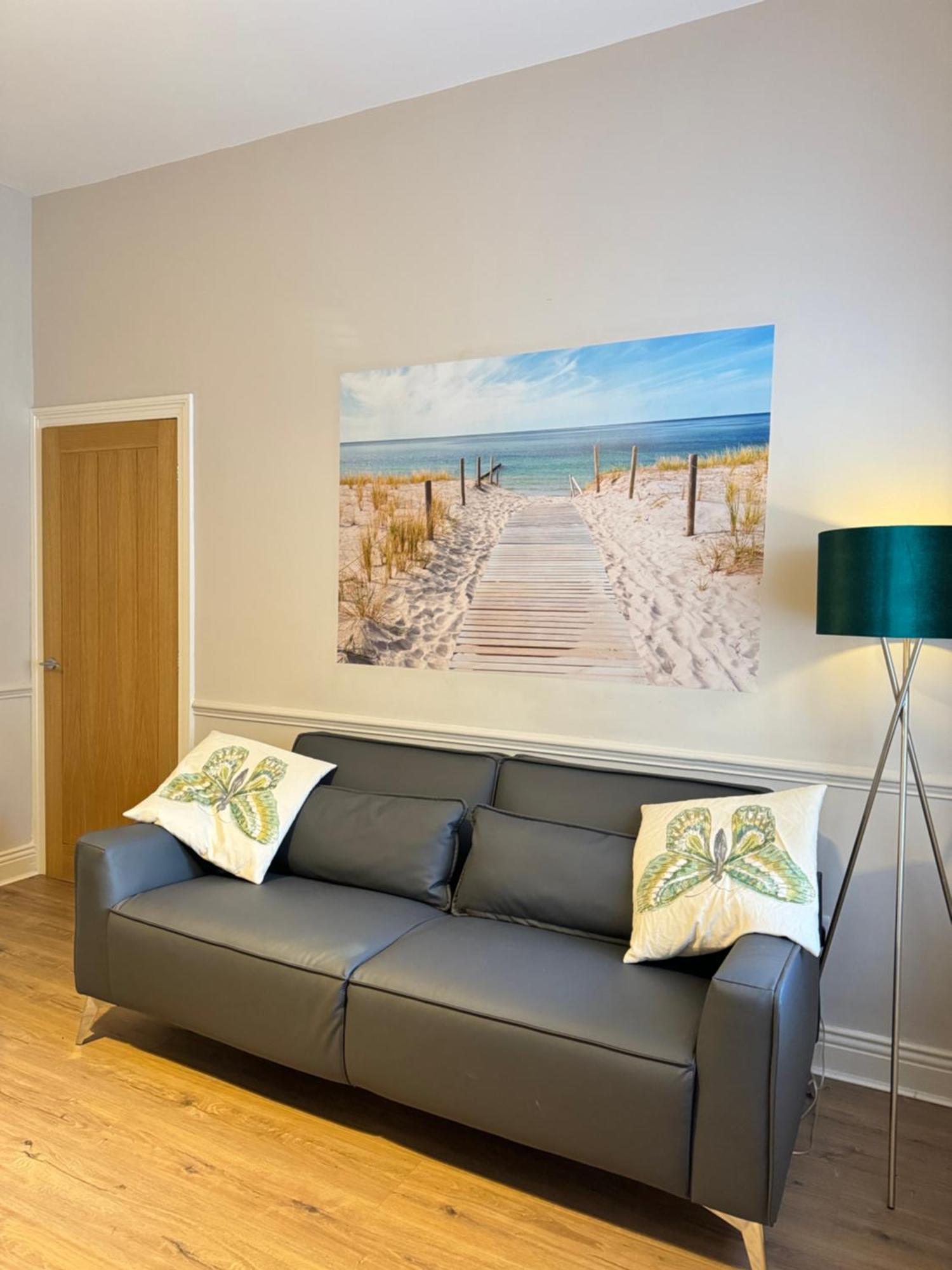 Rockcliffe Retreat, Stylish Coastal Apartment 위틀리베이 외부 사진