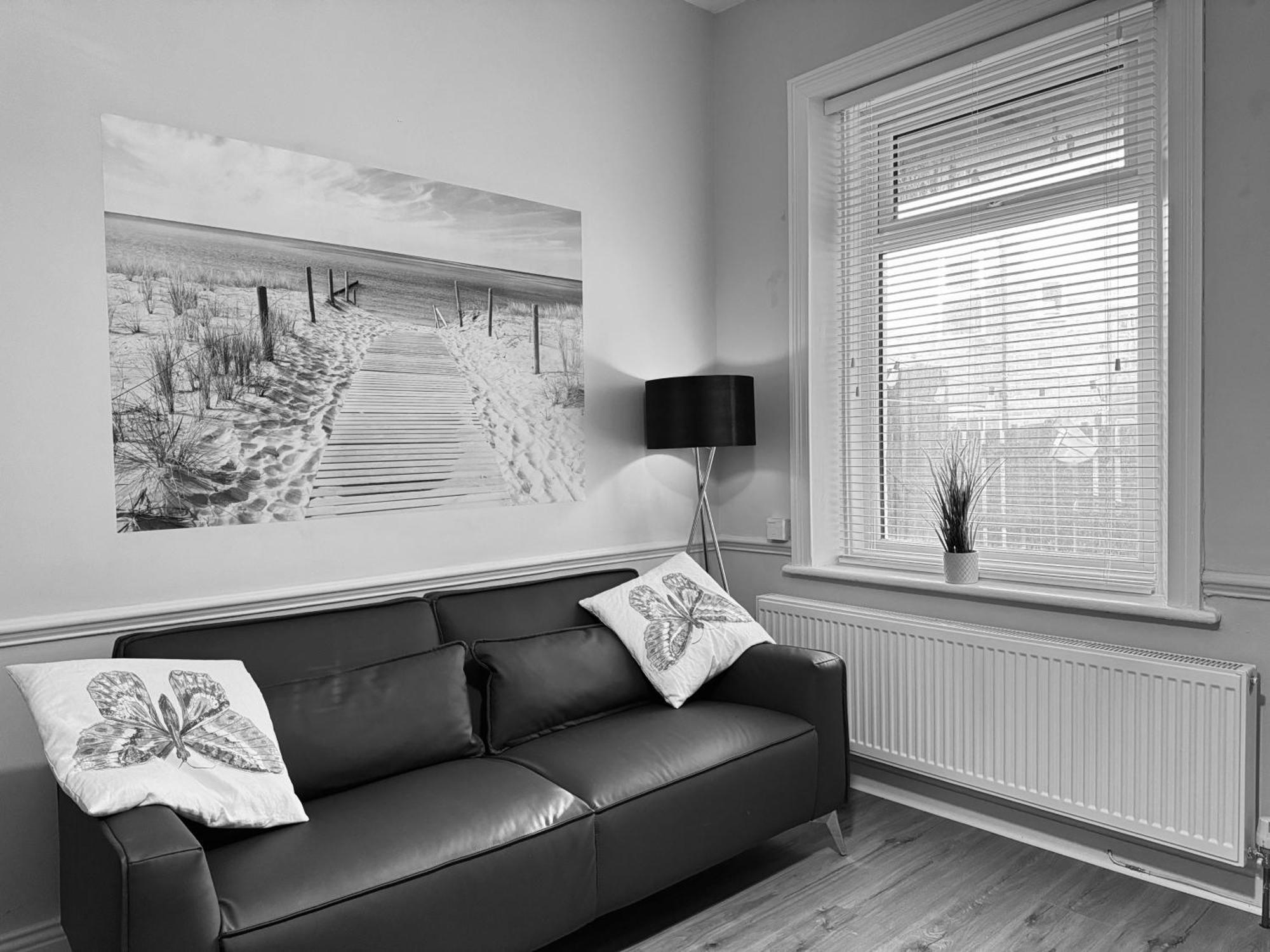Rockcliffe Retreat, Stylish Coastal Apartment 위틀리베이 외부 사진