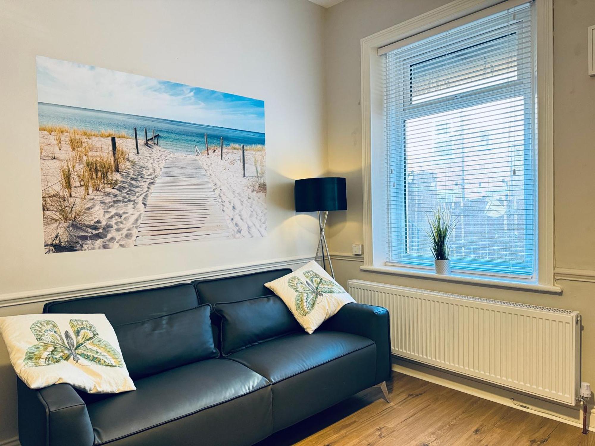 Rockcliffe Retreat, Stylish Coastal Apartment 위틀리베이 외부 사진