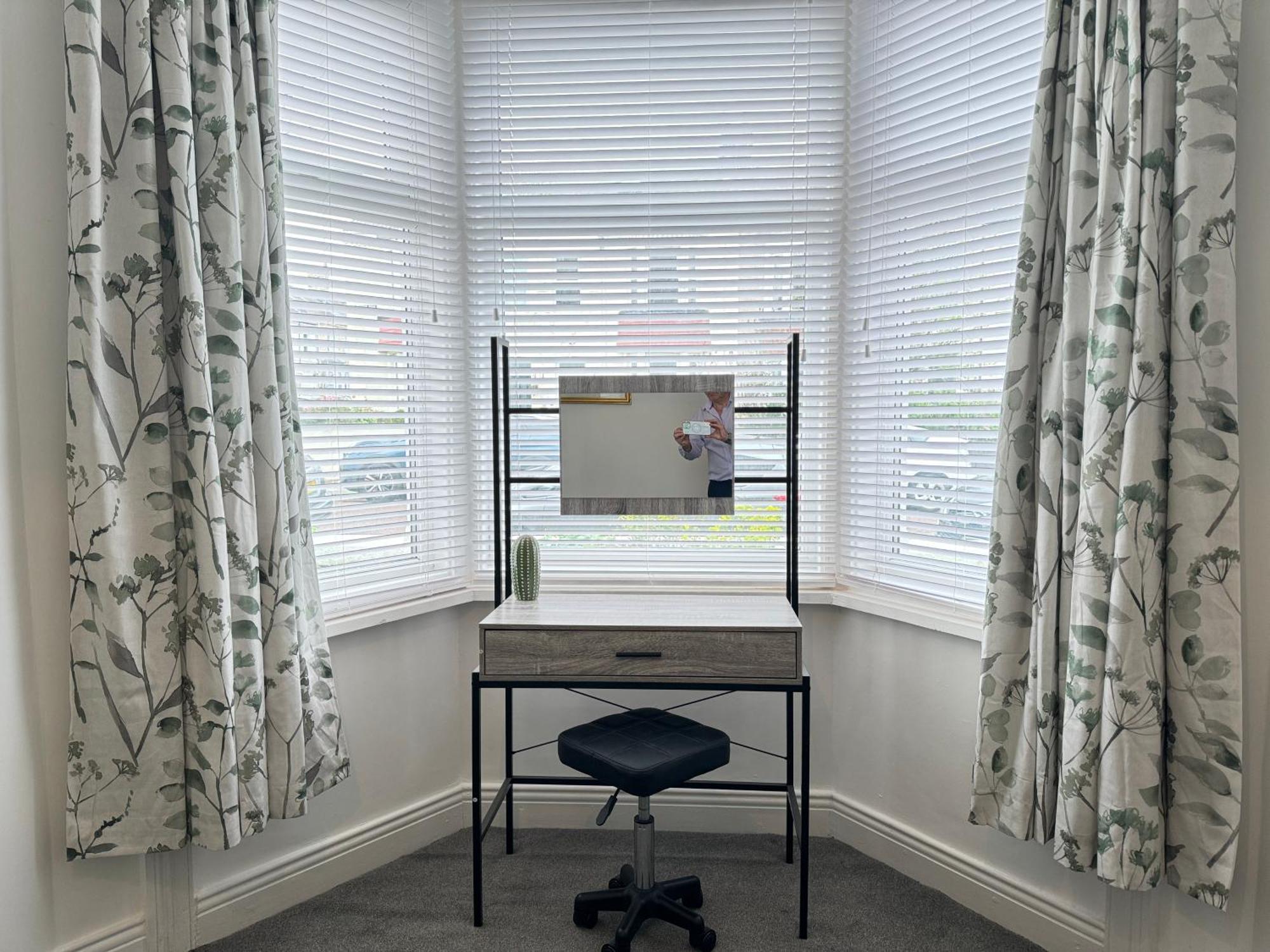 Rockcliffe Retreat, Stylish Coastal Apartment 위틀리베이 외부 사진