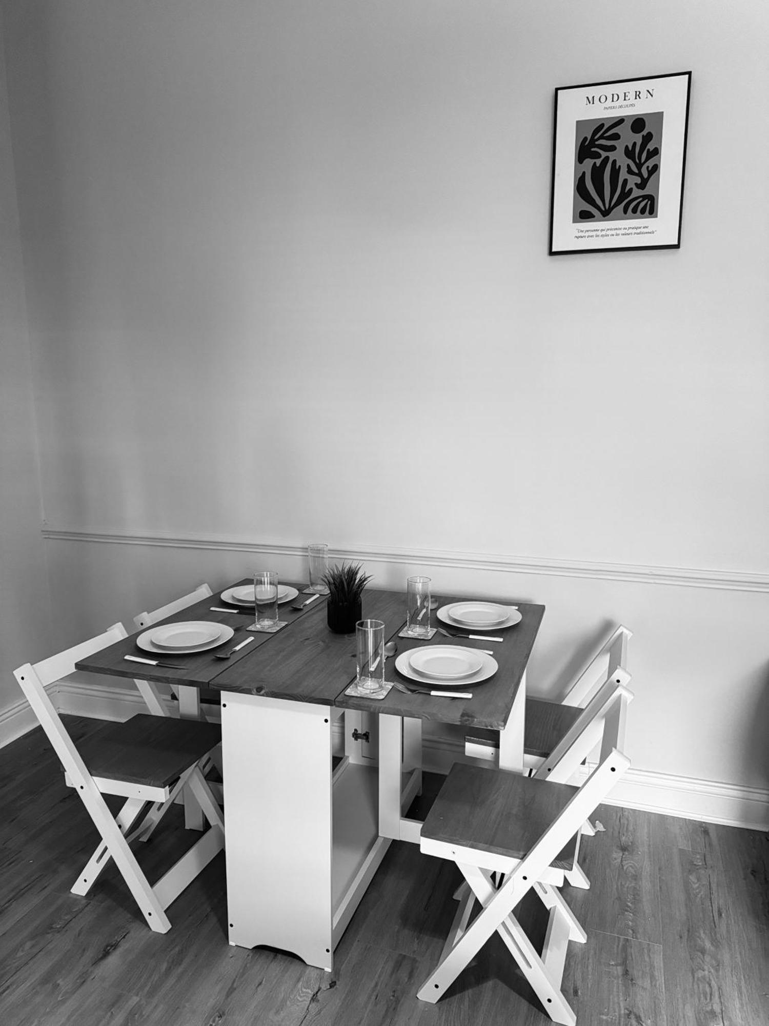 Rockcliffe Retreat, Stylish Coastal Apartment 위틀리베이 외부 사진